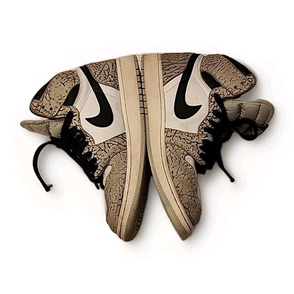 AIR JORDAN Size 5Y - Air Jordan 1 Retro OG High White Cement #FD1437-052 - Picture 15 of 16